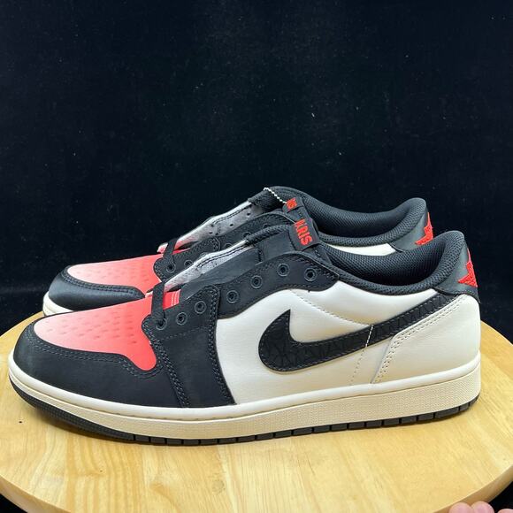 Jordan 1 Retro Low OG PSG - Paris-Saint Germain - Off-Noir / Red - Picture 7 of 9